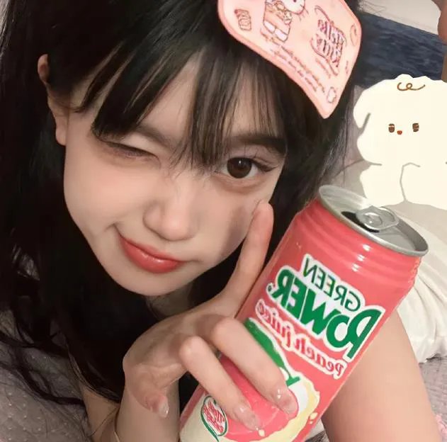 看她轻轻的飞起